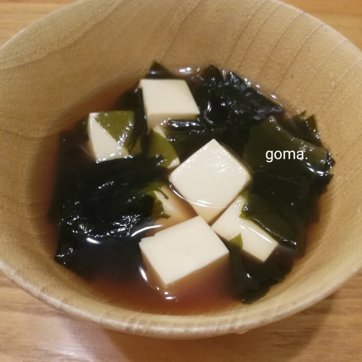 豆腐とわかめの和風スープ